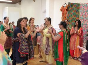 Guests enjoy singing and dancing at Maidenhead Teeyan Festival