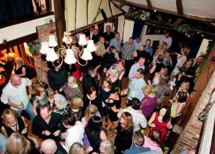 ASCOT OVER 35S TO 50S PLUS GLAMOUR PARTY FOR SINGLES & COUPLES - FRIDAY 10TH APRIL
