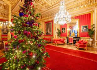 Windsor Castle unveils its Christmas displays, with 20-foot tree in St George&rsquo;s Hall
