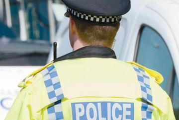 Witnesses needed after gang steals jewellery and cash from Bourne End family