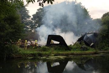Fire-destroyed boathouse near Boulters Lock gets greenlight from inspector