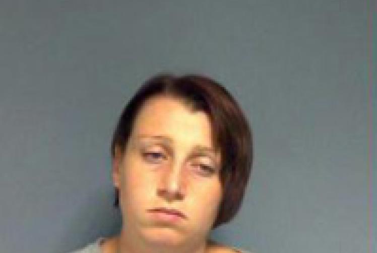 28-year-old woman jailed for assault and knife posession