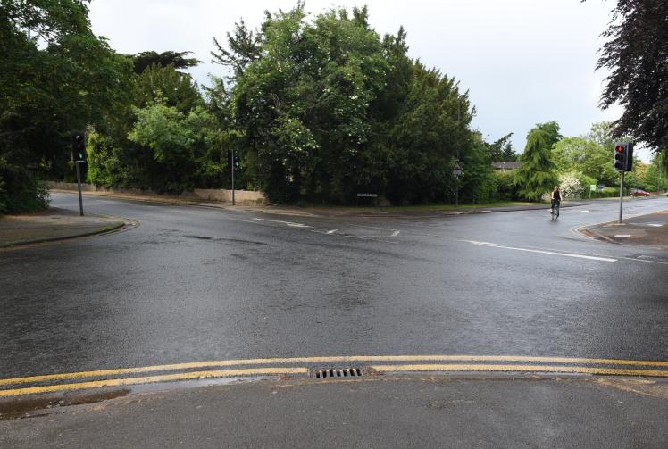 Viewpoint: Pelican crossing needed at problem  Maidenhead junction