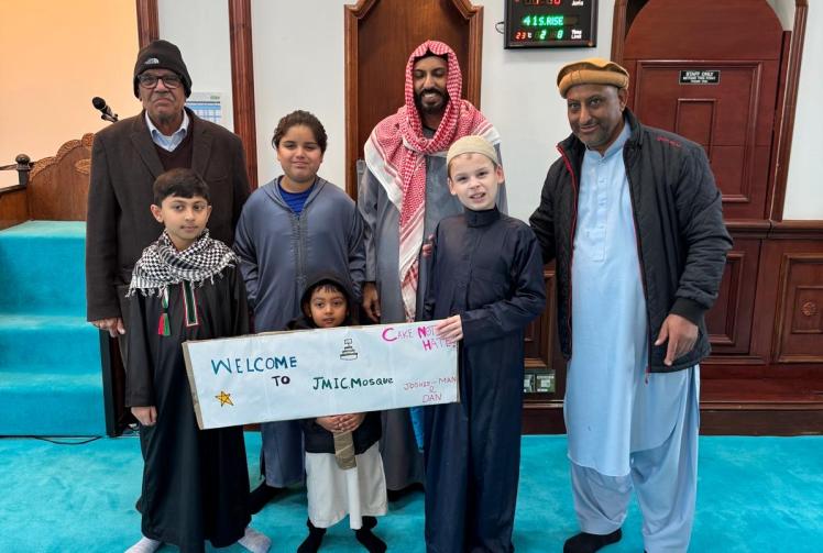 Social media star The Joshie Man brings 'Cake Not Hate&rsquo; campaign to RBWM and Slough