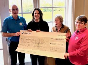 Generous donations help Maidenhead Golf Club raise &pound;17,653 for&nbsp;counselling charity