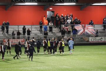 Resolute Magpies earn valuable point at Worthing after De Havilland red card