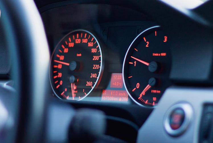 Slough&rsquo;s &lsquo;excessive&rsquo; private hire fees to rise to double what neighbouring RBWM charges