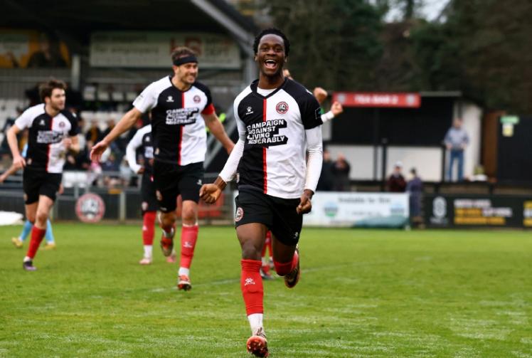Holden gets a hand to It &ndash; But Popoola's spot-kick sends Maidenhead fifth